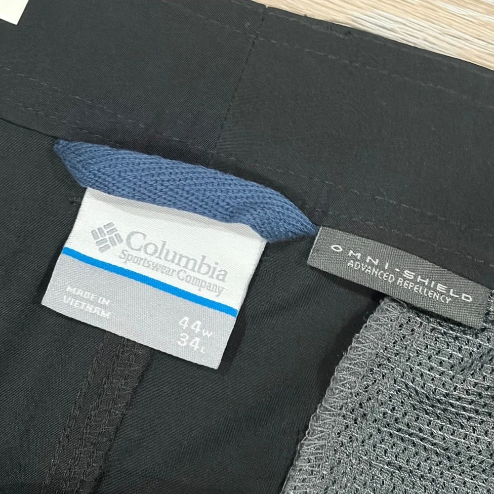 Columbia Omni-Shield Mens‎ Black Hiking Travel Pants Regular Fit 44x34 NEW